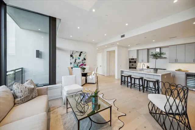 $769,000 | 2323 West Main Street, Unit 402, Houston, TX 77098