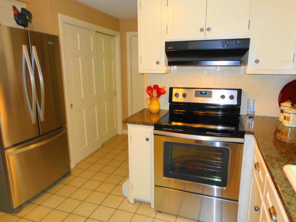 4 Hartman Place Exeter, NH 03833 - Photo 10 of 35