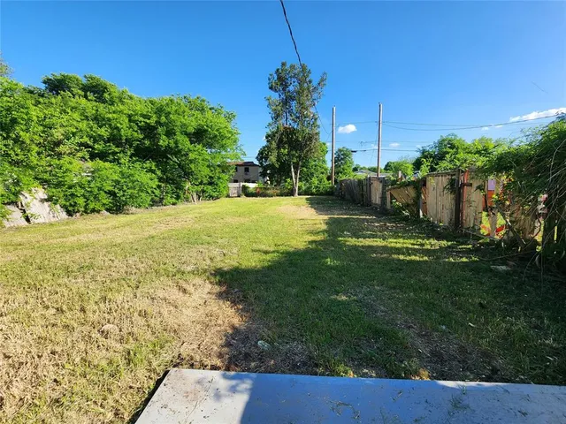 a view of a outdoor space