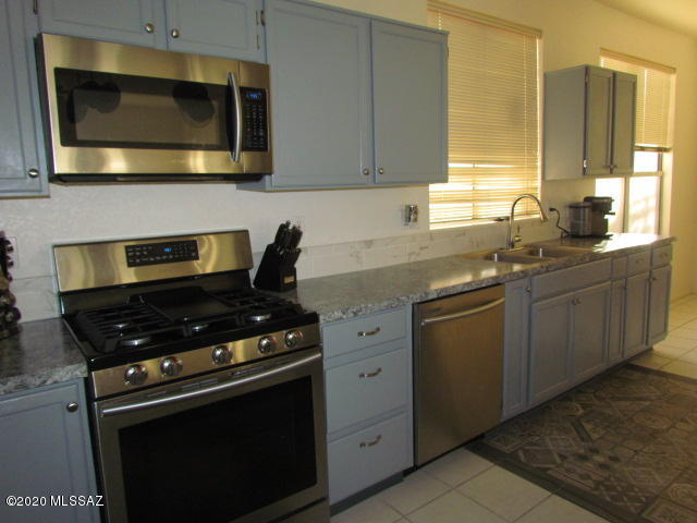 9925 North Crystal Spring Place Tucson, AZ 85742 - Photo 10 of 37