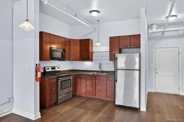 $1,900 | 23 West Main Street, Unit 1, Middletown, NY 10940