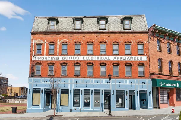 $1,900 | 23 West Main Street, Unit 1, Middletown, NY 10940