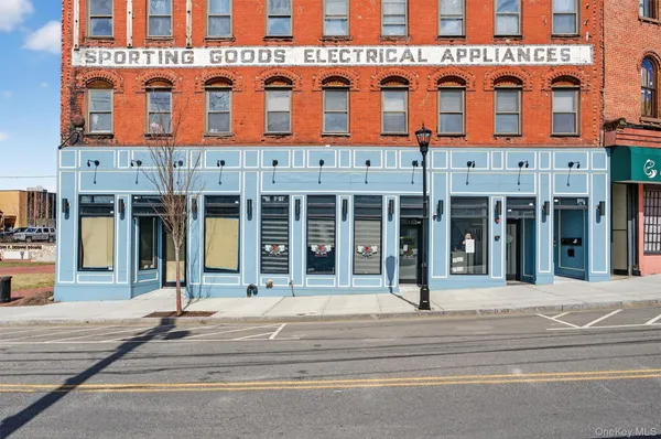 $1,900 | 23 West Main Street, Unit 1, Middletown, NY 10940