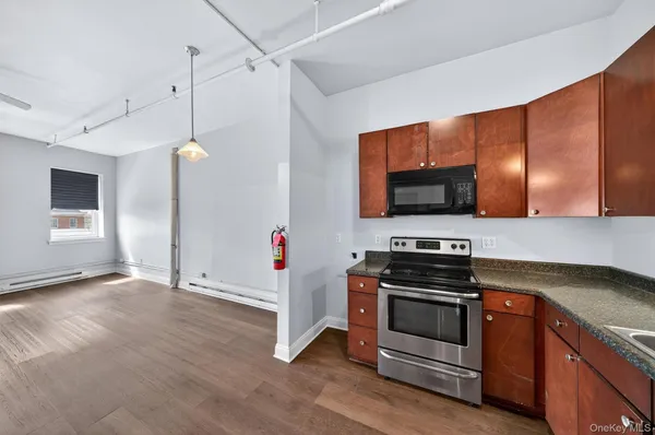 $1,900 | 23 West Main Street, Unit 1, Middletown, NY 10940