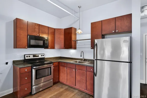 $1,900 | 23 West Main Street, Unit 1, Middletown, NY 10940