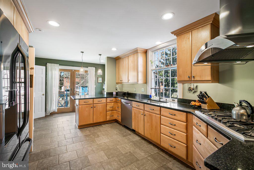 326 Broxton Road Baltimore, MD 21212 - Photo 17 of 56 Kitchen