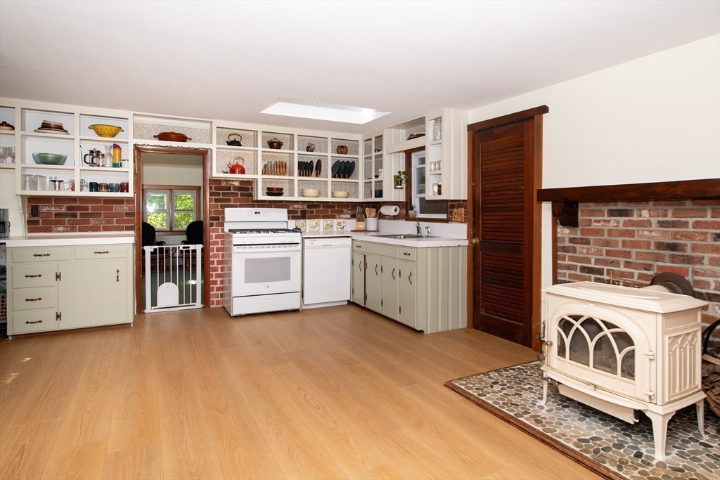 11 Bowman Road Mattapoisett, MA 02739 - Photo 7 of 23
