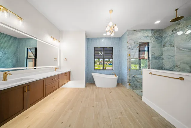 $1,013,000 | 122 Southeast Via Lago Garda, Port St. Lucie, FL 34952