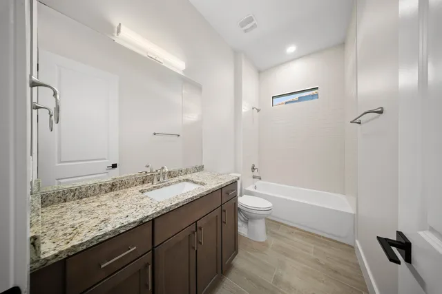 $1,013,000 | 122 Southeast Via Lago Garda, Port St. Lucie, FL 34952