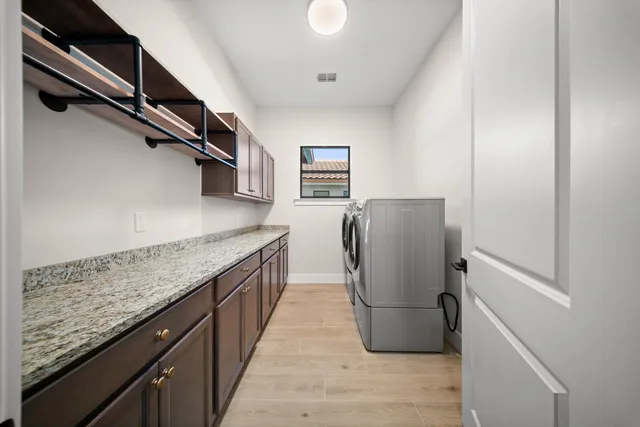 $1,013,000 | 122 Southeast Via Lago Garda, Port St. Lucie, FL 34952