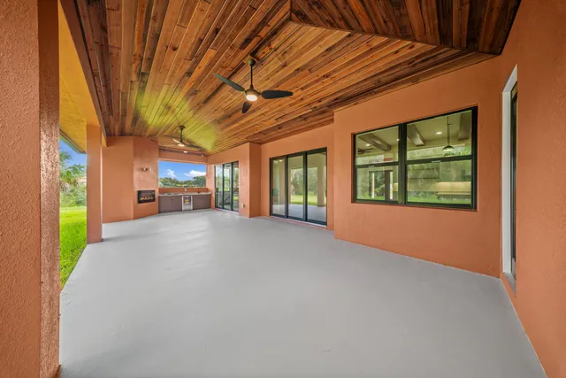 $1,013,000 | 122 Southeast Via Lago Garda, Port St. Lucie, FL 34952