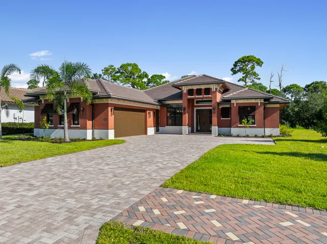 $1,013,000 | 122 Southeast Via Lago Garda, Port St. Lucie, FL 34952