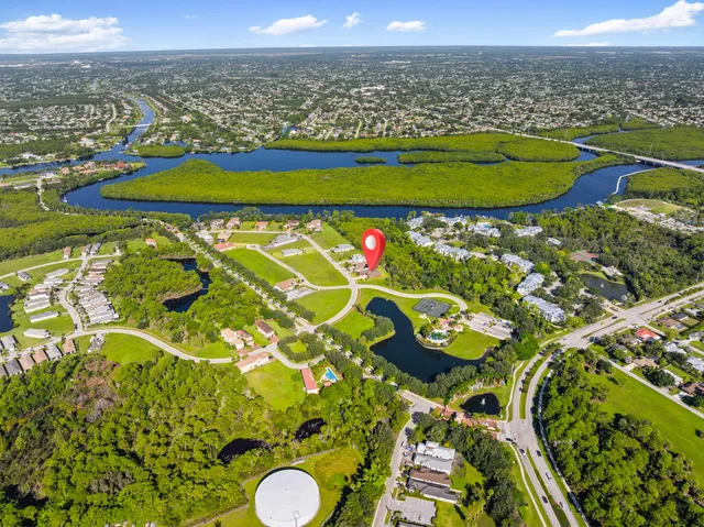 $1,013,000 | 122 Southeast Via Lago Garda, Port St. Lucie, FL 34952