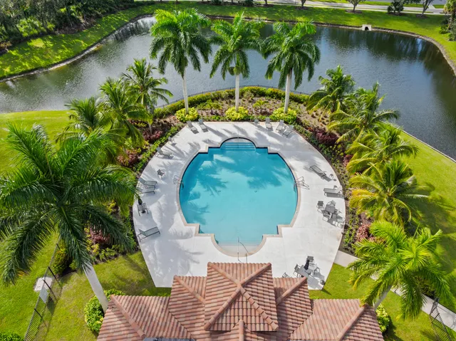 $1,013,000 | 122 Southeast Via Lago Garda, Port St. Lucie, FL 34952