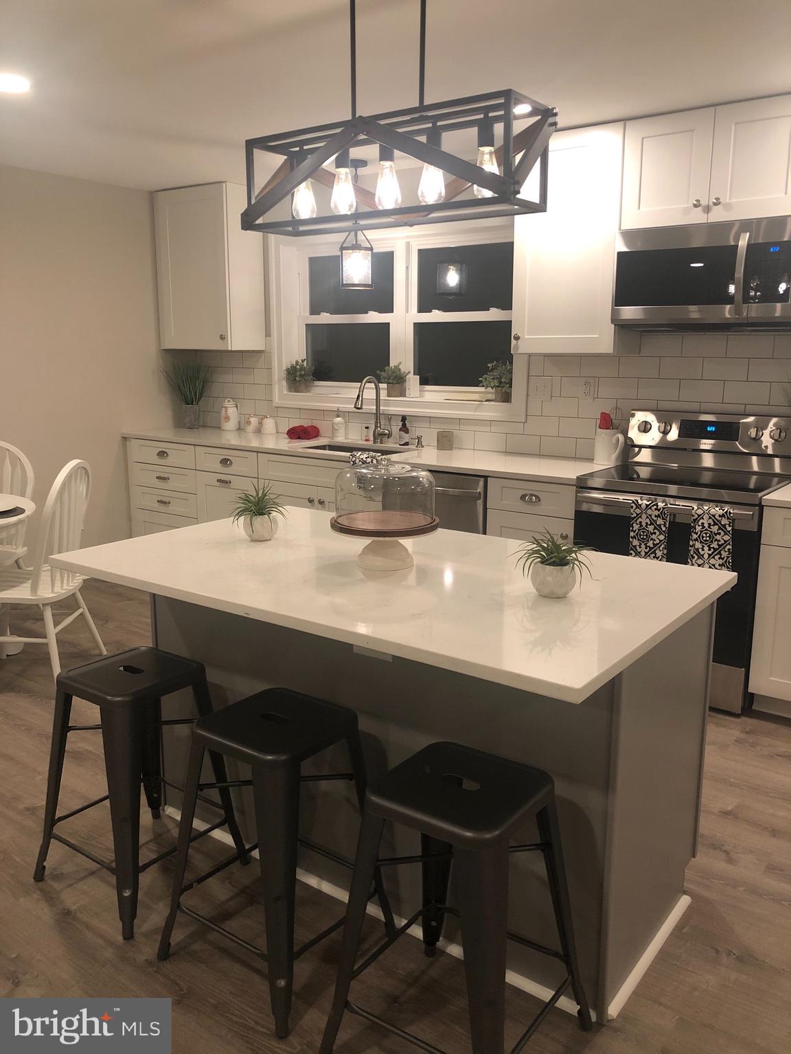 138 Grimes Golden Road Linden, VA 22642 - Photo 24 of 77 Dimmable island pendant