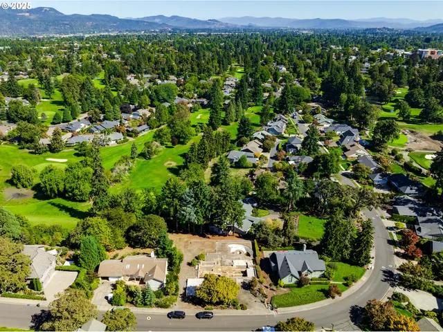 $399,900 | 516 Spyglass Drive, Eugene, OR 97401