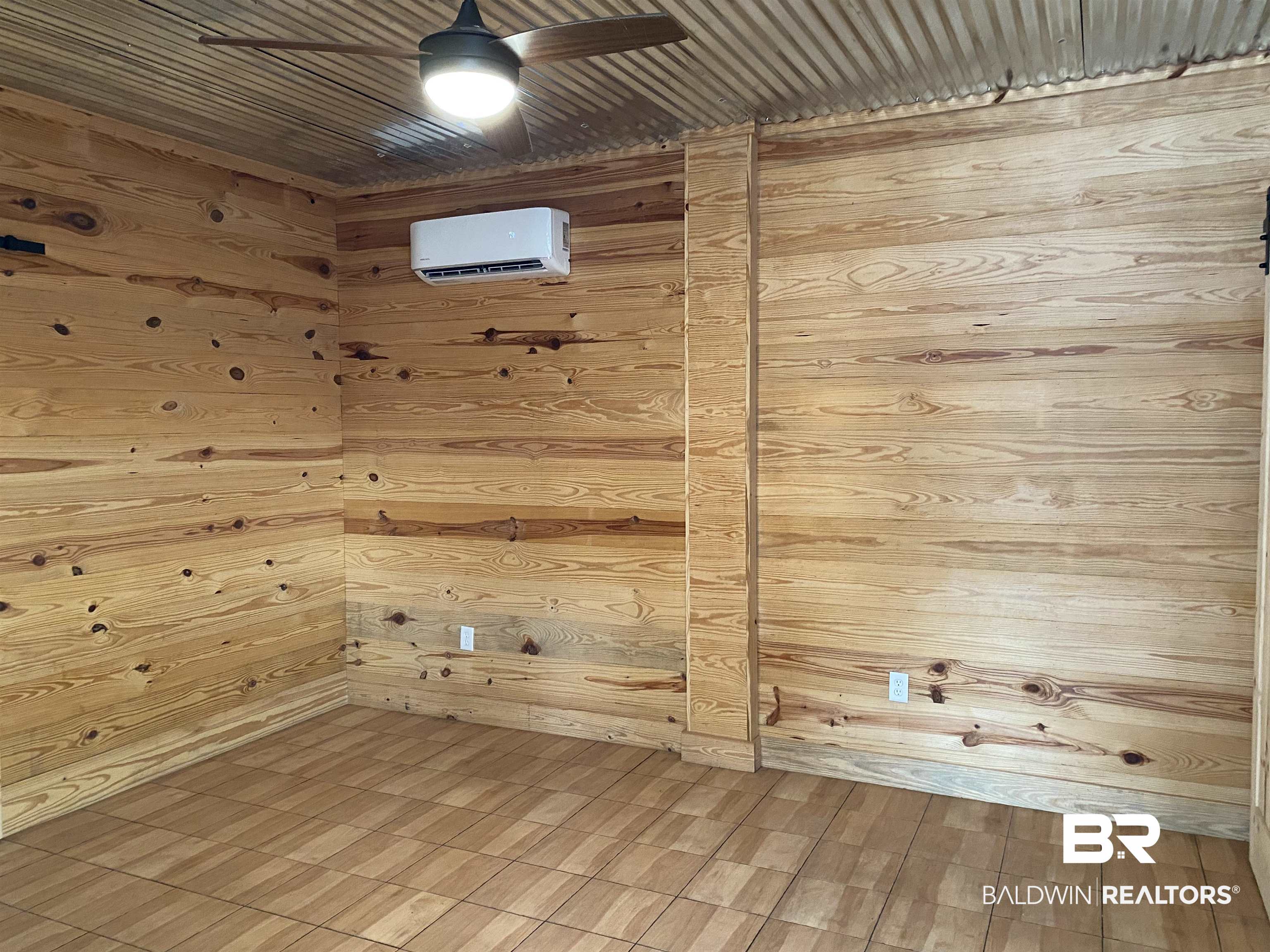 7561 Wenzel Road, Unit A9 Foley, AL 36535 - Photo 37 of 37 guest suite