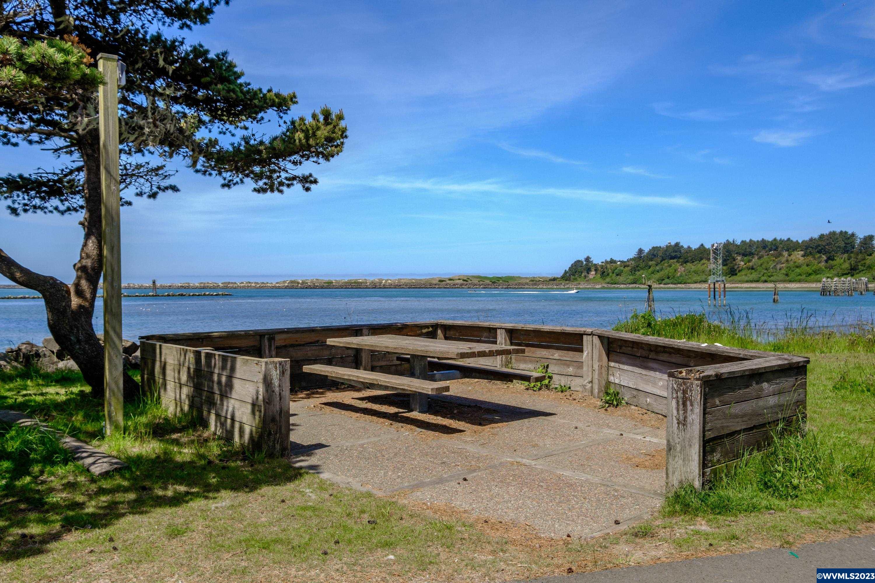 144 Southwest 26th Street Newport, OR 97366 - Photo 41 of 42