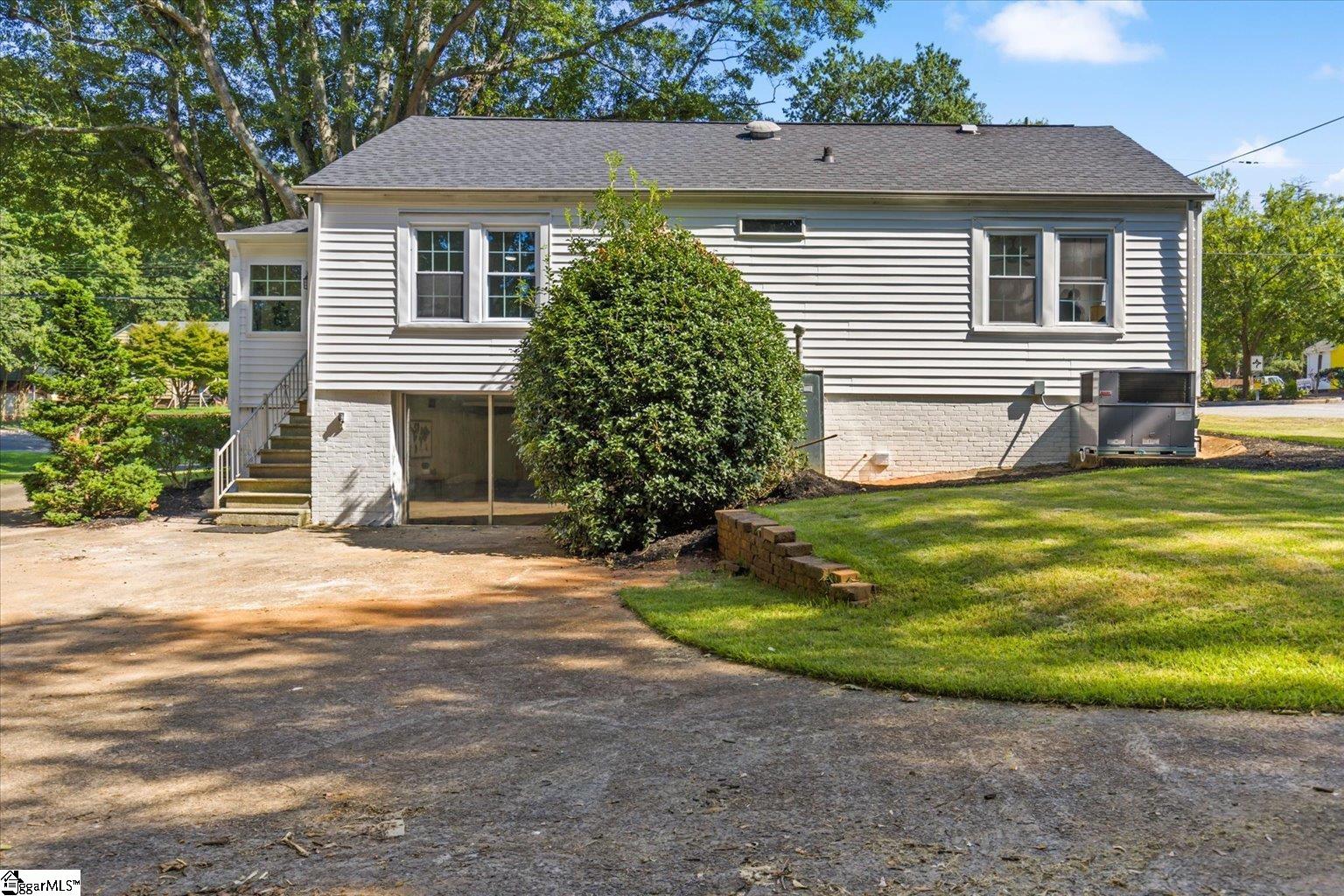 201 Ridgecrest Drive Greenville, SC 29609 - Photo 29 of 32 Gallery Image 29