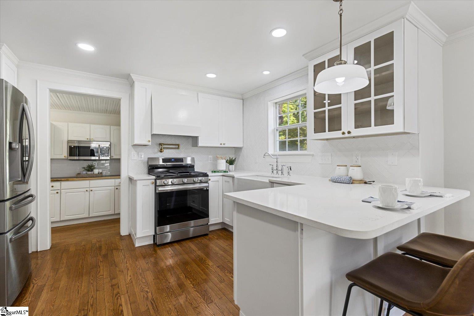 201 Ridgecrest Drive Greenville, SC 29609 - Photo 10 of 32 Gallery Image 10
