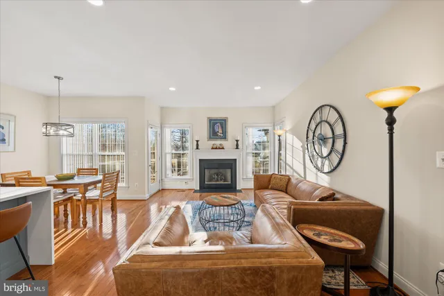 $895,000 | 20026 Valhalla Square, Ashburn, VA 20147