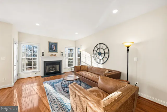 $895,000 | 20026 Valhalla Square, Ashburn, VA 20147