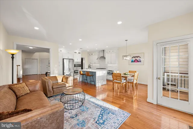 $895,000 | 20026 Valhalla Square, Ashburn, VA 20147