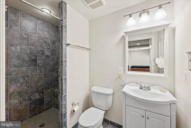 $895,000 | 20026 Valhalla Square, Ashburn, VA 20147