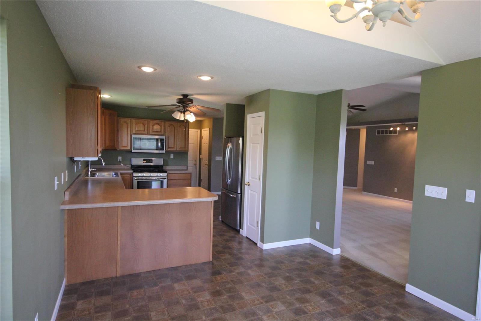 6811 Gushing Spring Edwardsville, IL 62025 - Photo 11 of 49