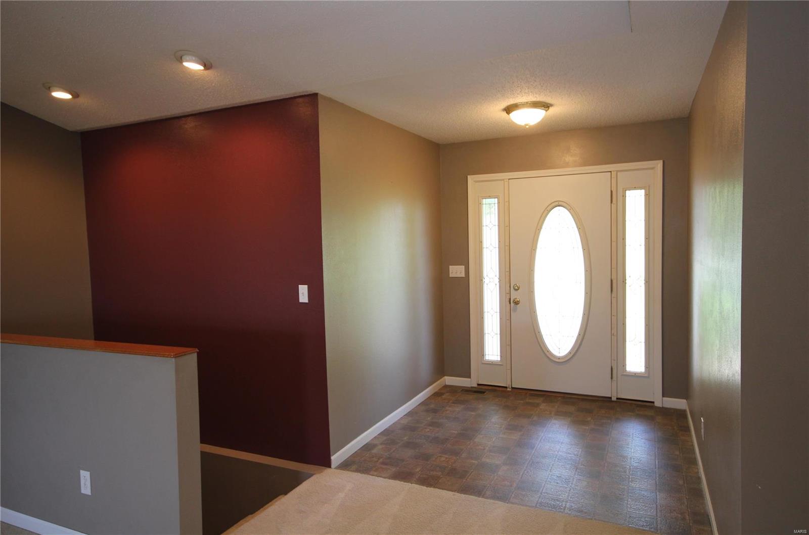 6811 Gushing Spring Edwardsville, IL 62025 - Photo 4 of 49