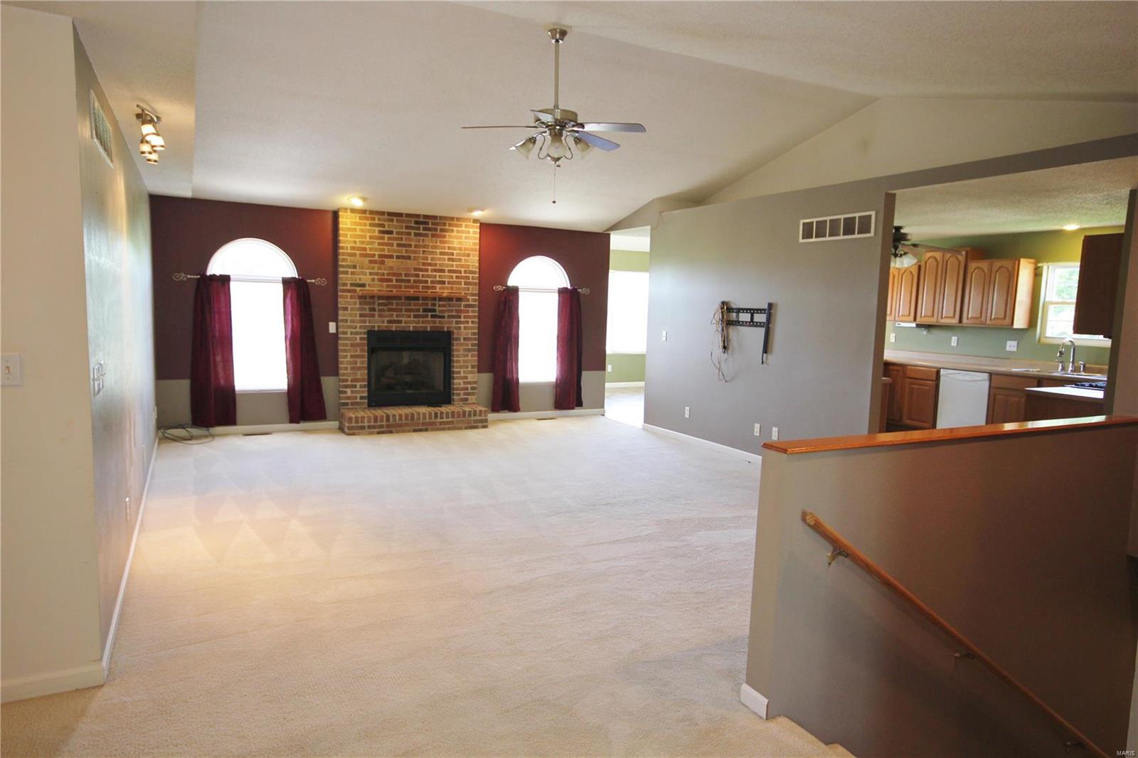 6811 Gushing Spring Edwardsville, IL 62025 - Photo 5 of 49