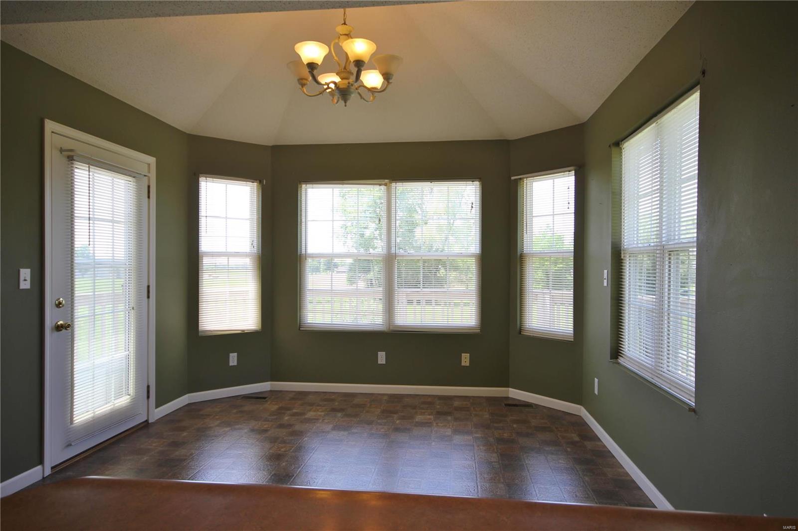 6811 Gushing Spring Edwardsville, IL 62025 - Photo 8 of 49