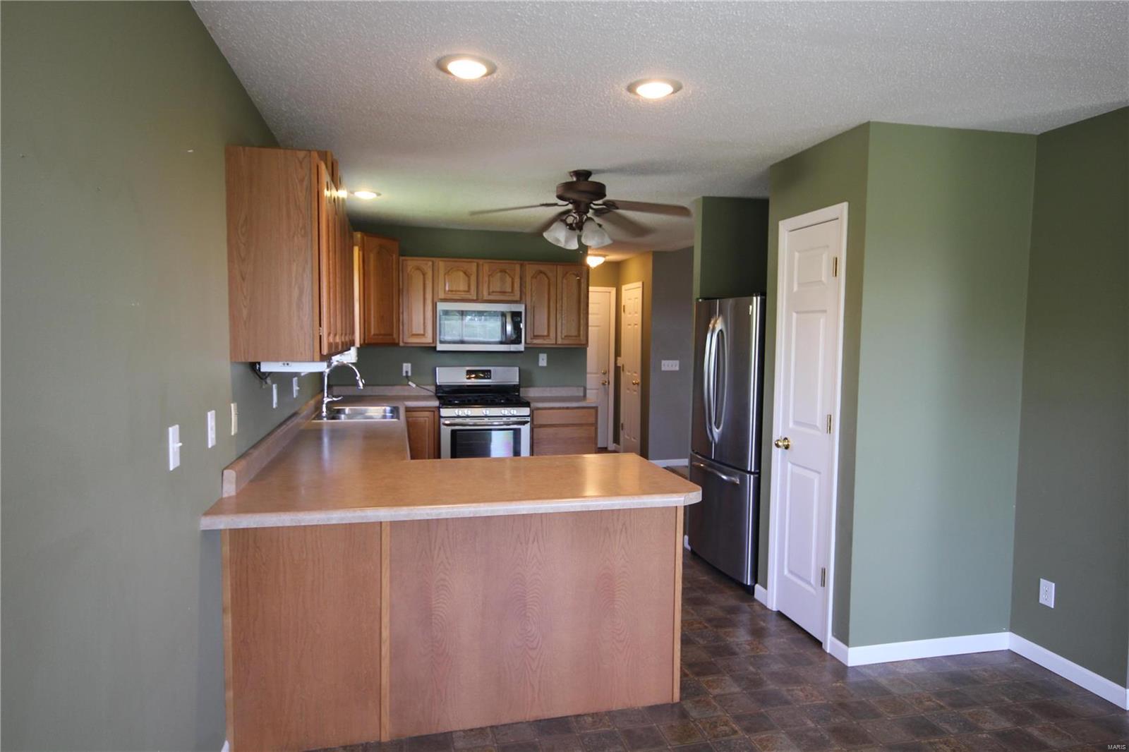 6811 Gushing Spring Edwardsville, IL 62025 - Photo 10 of 49