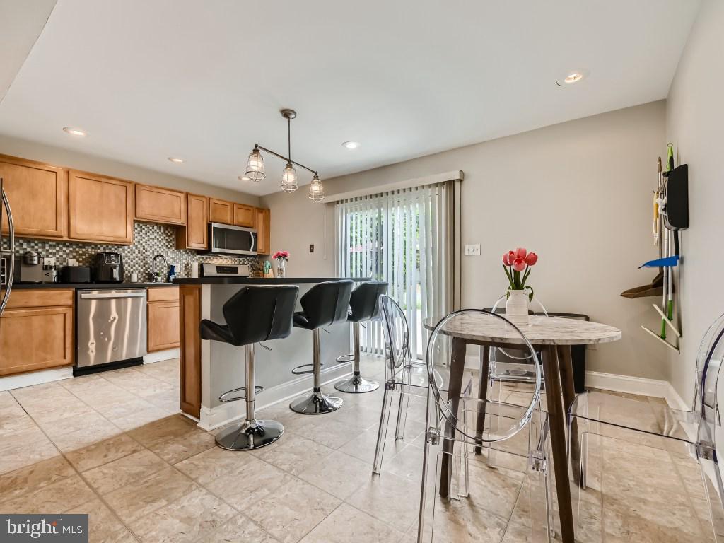 634 Charraway Road Baltimore, MD 21229 - Photo 7 of 26 Nothing but space to entertain and dine