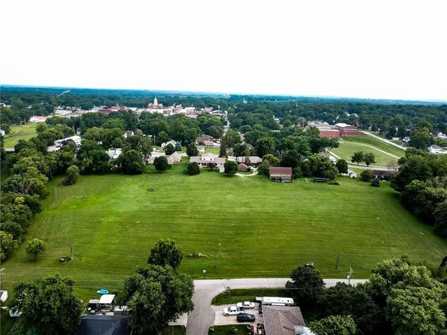 $160,000 | West Duncan Drive, Savannah, MO 64485