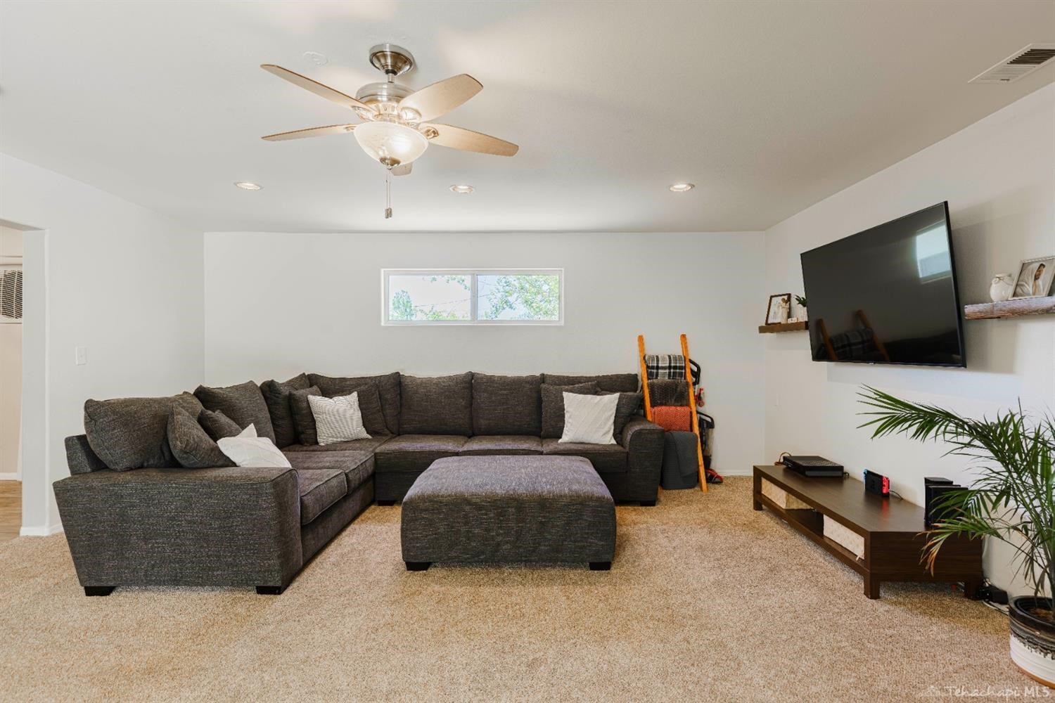 201 Spruce Street Tehachapi, CA 93561 - Photo 4 of 34 Gallery Image 4