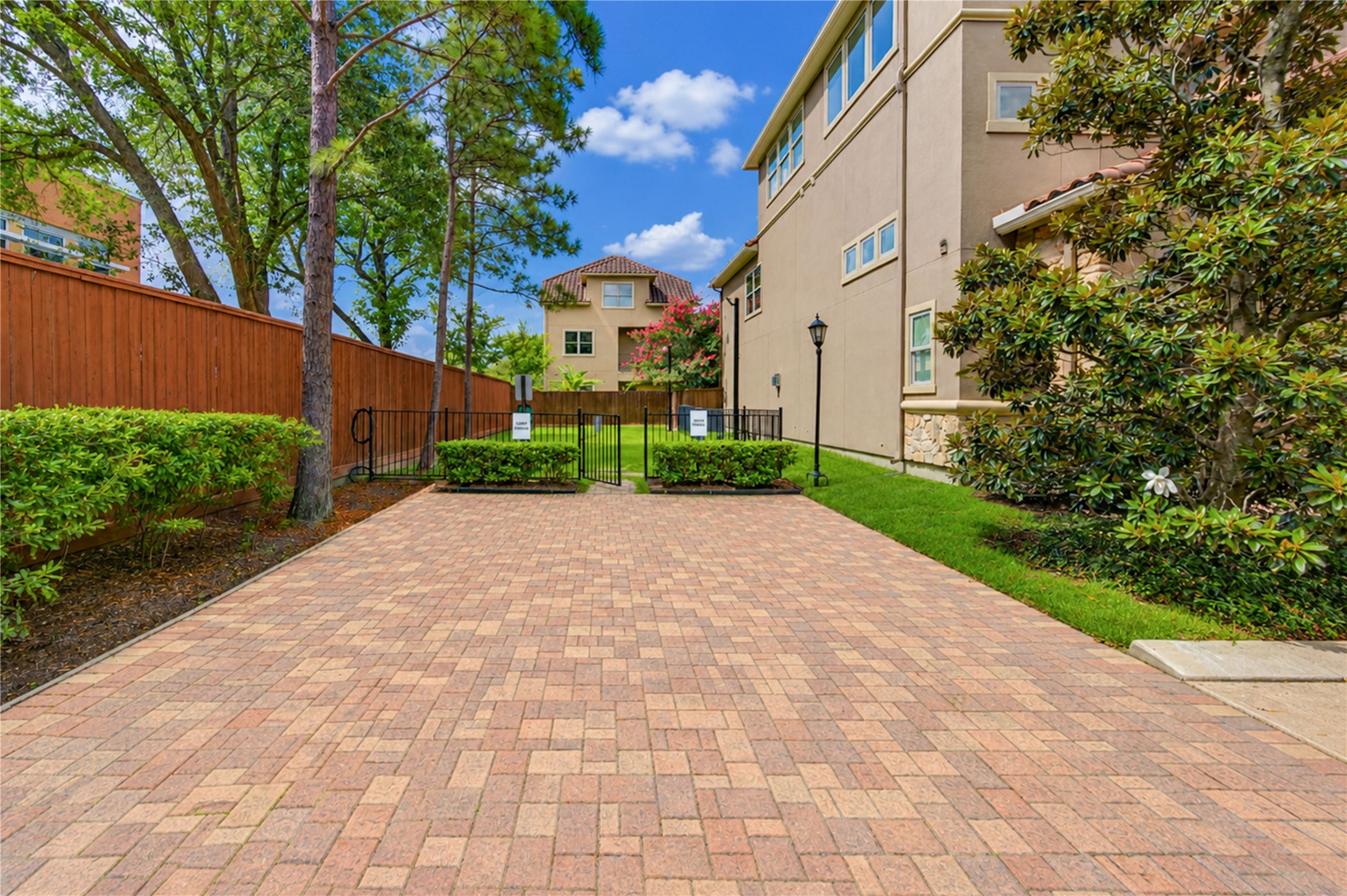 7615 Pine Ridge Terrace Road Houston, TX 77081 - Photo 39 of 39 Gallery Image 39