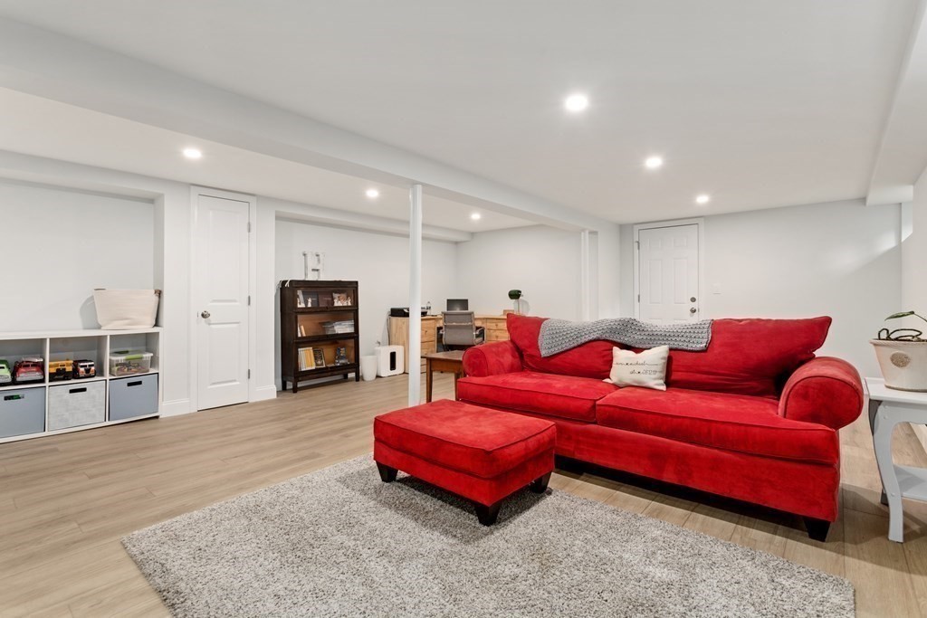 28 Seward Road Stoneham, MA 02180 - Photo 30 of 42 Gallery Image 30