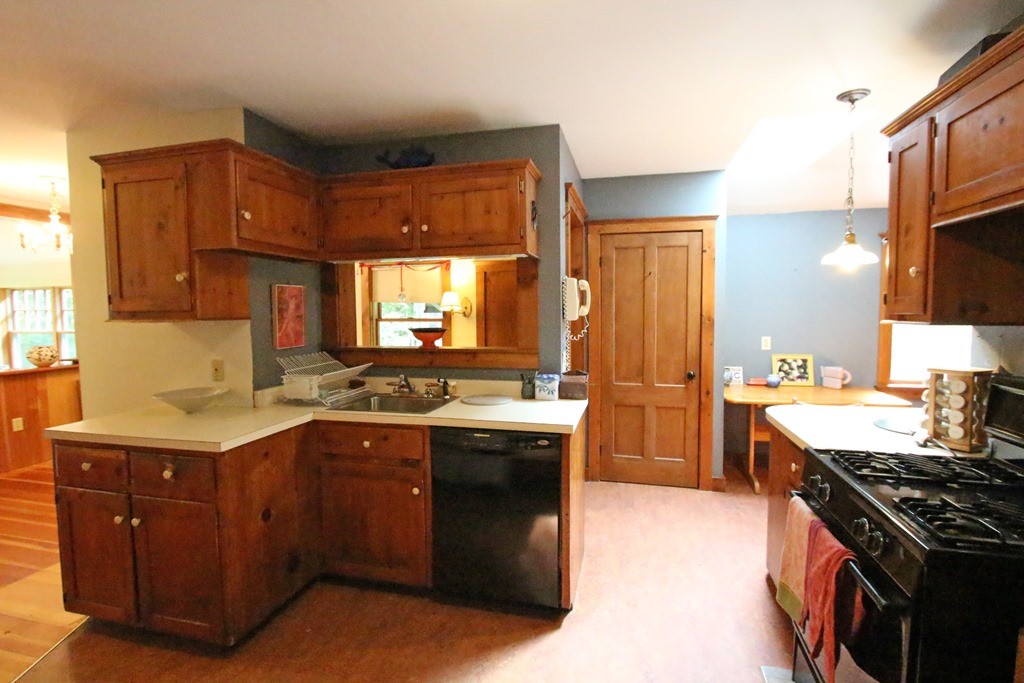 75 Depot Road Williamsburg, MA 01039 - Photo 15 of 30