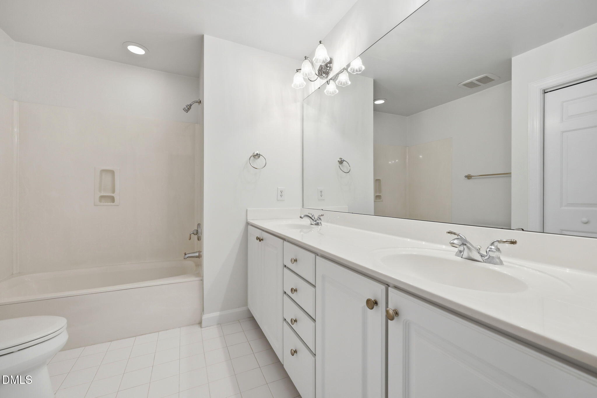 3412 Sir Colleton Court Raleigh, NC 27612 - Photo 26 of 41 34-web-or-mls-IMG_0730_edit