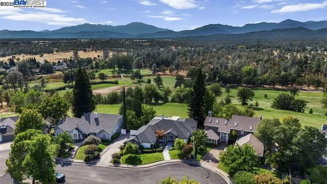 $565,000 | 6038 Gleneagles Court, Redding, CA 96003