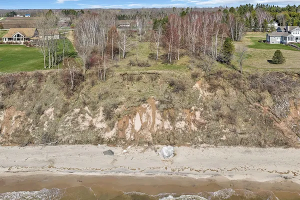 $299,000 | Lot 1 Hwy Q-c, Manitowoc, WI 54220