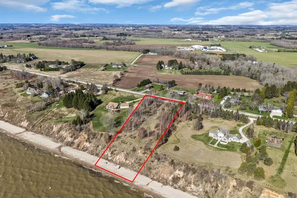 $299,000 | Lot 1 Hwy Q-c, Manitowoc, WI 54220