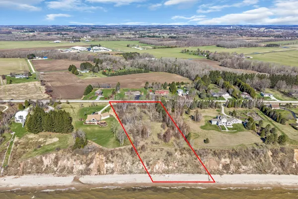 $299,000 | Lot 1 Hwy Q-c, Manitowoc, WI 54220