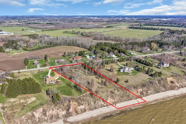 $299,000 | Lot 1 Hwy Q-c, Manitowoc, WI 54220