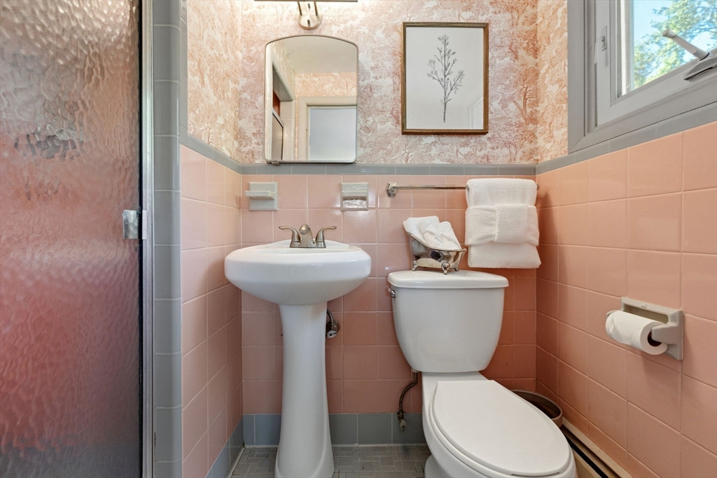 75 Perry Avenue Lynnfield, MA 01940 - Photo 14 of 31