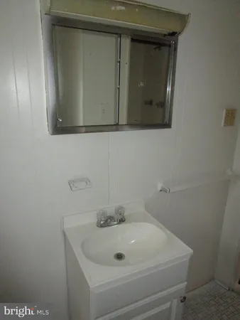 $1,195 | 818 Wynnewood Road, Unit 3, Philadelphia, PA 19151