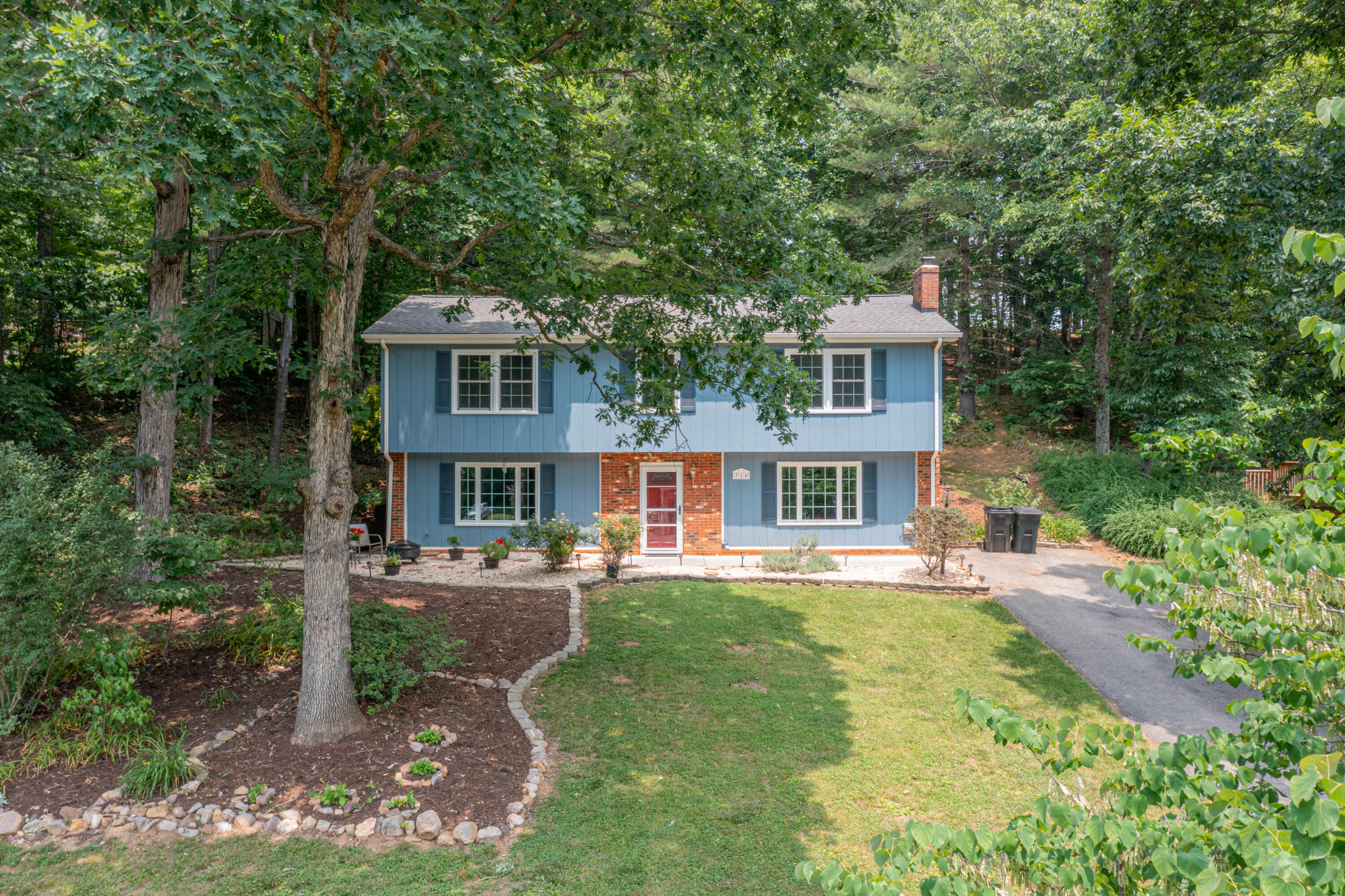 314 Scalybark Drive Blue Ridge, VA 24064 - Photo 2 of 16 Front