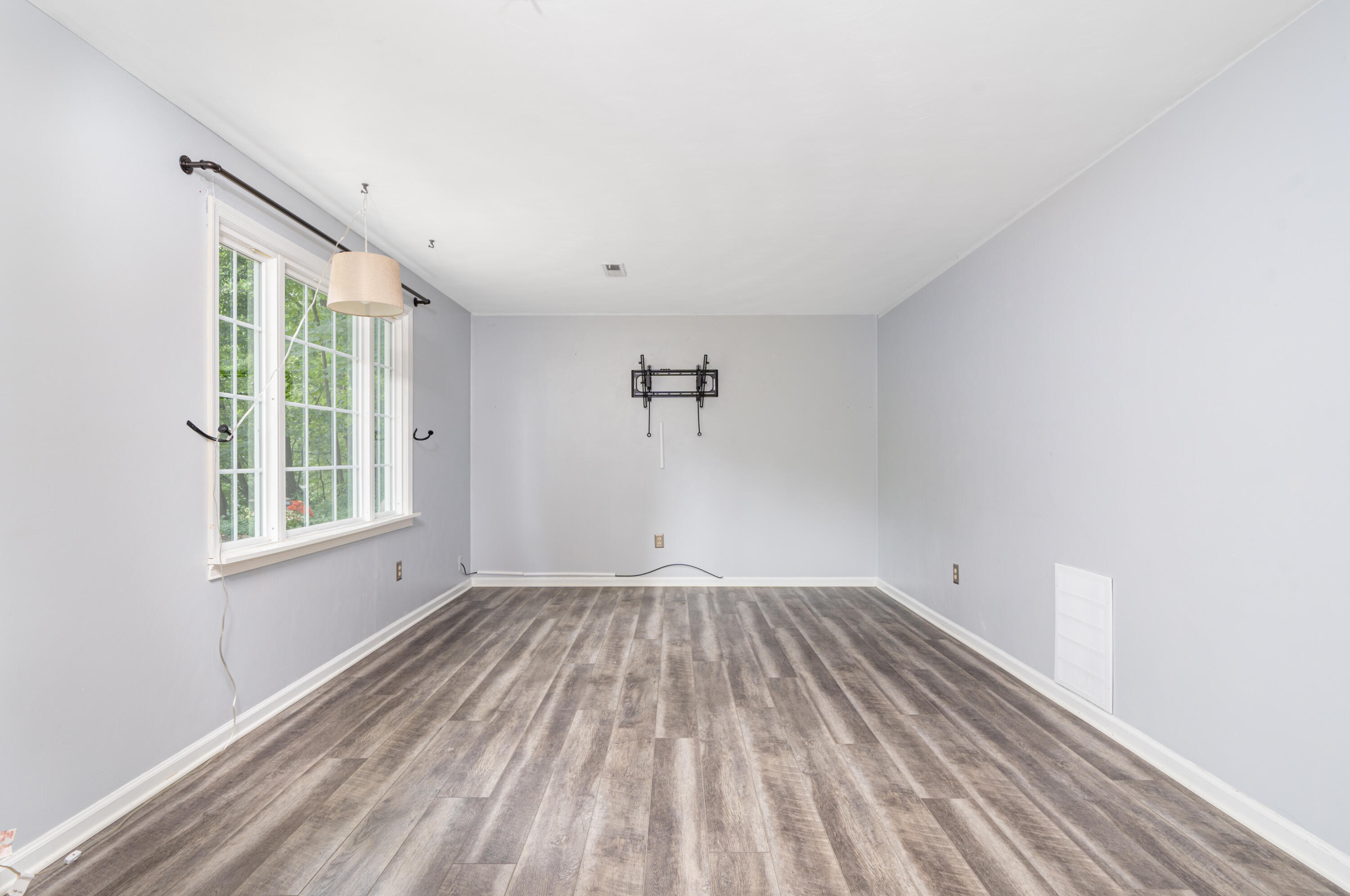 314 Scalybark Drive Blue Ridge, VA 24064 - Photo 8 of 16 Family room