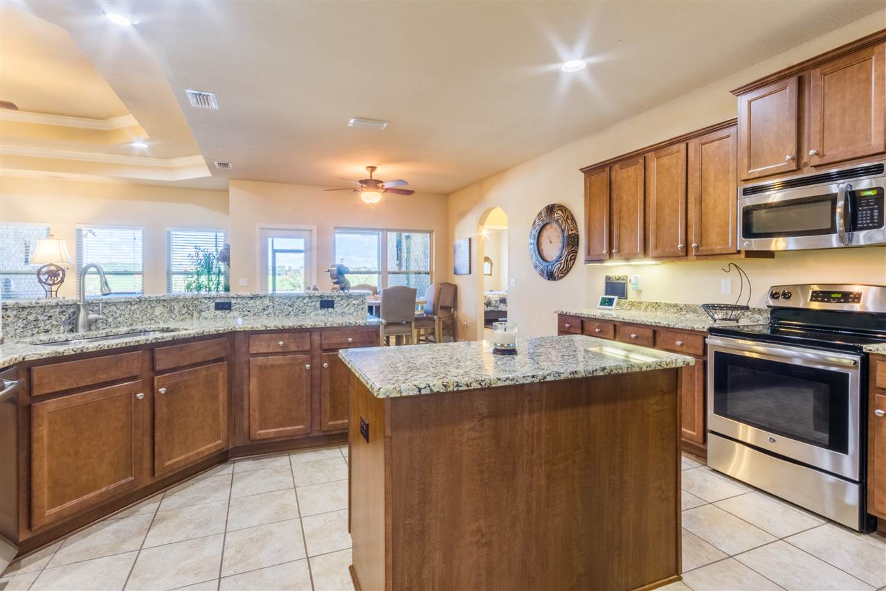 697 Parish Lakes Drive Foley, AL 36535 - Photo 8 of 31